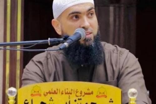 نائل... صبّاب العسل!